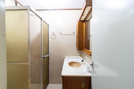 Banheiro de apartamento para alugar com 1 quarto, 42m² em Cristal, Porto Alegre