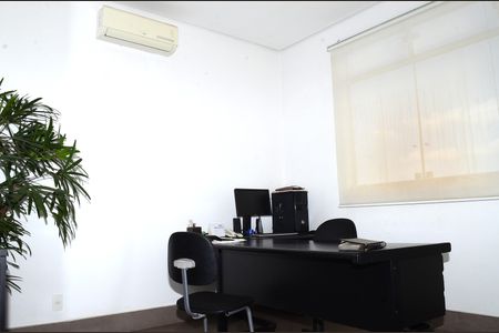 Casa à venda com 510m², 6 quartos e 6 vagasQuarto 4