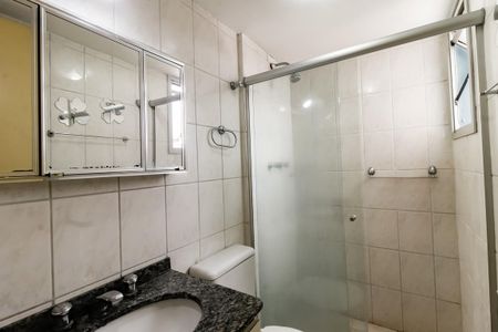 Apartamento para alugar com 70m², 2 quartos e 1 vaga Apartamento para alugar com 70m², 2 quartos e 1 vagaBanheiro da Suíte