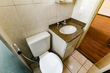 Apartamento para alugar com 70m², 2 quartos e 1 vaga Apartamento para alugar com 70m², 2 quartos e 1 vagaBanheiro Corredor
