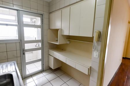 Apartamento para alugar com 70m², 2 quartos e 1 vaga Apartamento para alugar com 70m², 2 quartos e 1 vagaCozinha - Armários