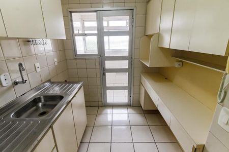 Apartamento para alugar com 70m², 2 quartos e 1 vaga Apartamento para alugar com 70m², 2 quartos e 1 vagaCozinha - Armários