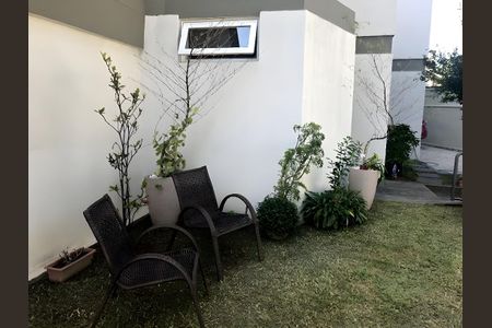 Casa para alugar com 4 quartos, 220m² em Vila Pirajussara, São Paulo