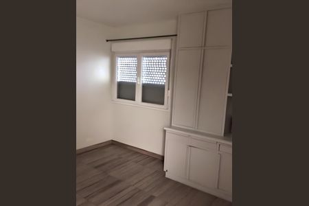 Casa para alugar com 4 quartos, 220m² em Vila Pirajussara, São Paulo