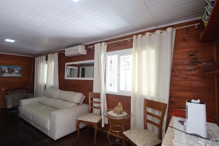 Casa à venda com 115m², 6 quartos e 2 vagasSala Casa 1