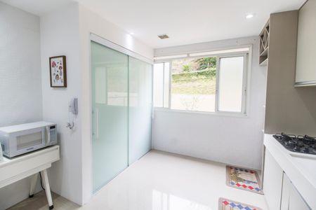 Apartamento para alugar com 116m², 2 quartos e 2 vagas Apartamento para alugar com 116m², 2 quartos e 2 vagasCozinha