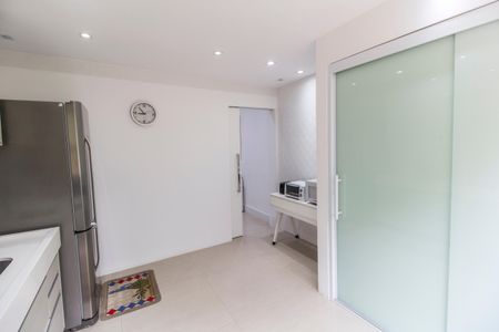 Apartamento para alugar com 116m², 2 quartos e 2 vagas Apartamento para alugar com 116m², 2 quartos e 2 vagasCozinha