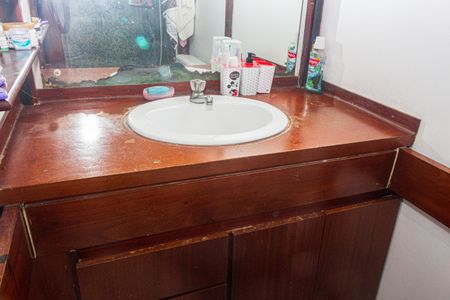 Casa à venda com 400m², 4 quartos e 3 vagasBanheiro da Suíte 2