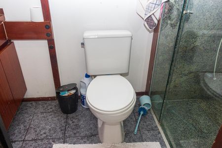 Casa à venda com 400m², 4 quartos e 3 vagasBanheiro da Suíte 2