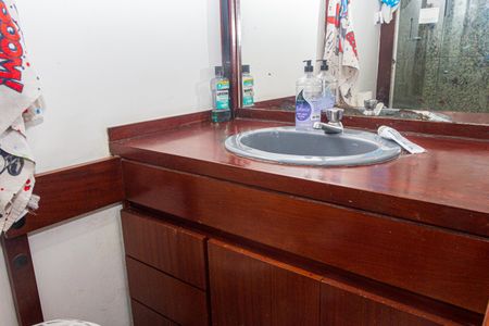 Casa à venda com 400m², 4 quartos e 3 vagasBanheiro da Suíte 1