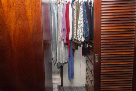 Casa à venda com 400m², 4 quartos e 3 vagasCloset da suíte 3