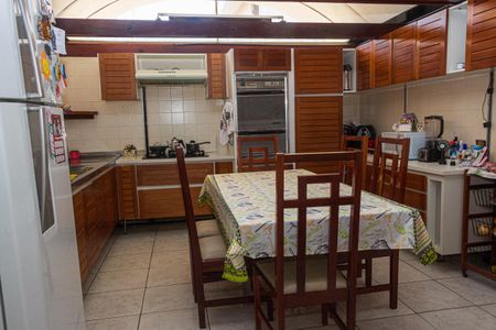 Casa à venda com 400m², 4 quartos e 3 vagasCozinha