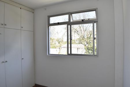 Quarto 2 de apartamento para alugar com 2 quartos, 65m² em Bacacheri, Curitiba