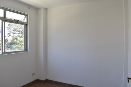 Quarto 2 de apartamento para alugar com 2 quartos, 65m² em Bacacheri, Curitiba