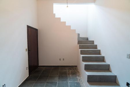 Casa para alugar com 210m², 3 quartos e 2 vagas Casa para alugar com 210m², 3 quartos e 2 vagasSuite