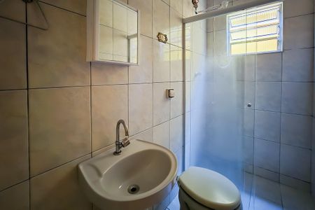 Banheiro Social de casa para alugar com 1 quarto, 56m² em Bairro dos Casa, São Bernardo do Campo