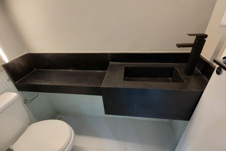 Casa de condomínio à venda com 209m², 4 quartos e 3 vagasLavabo 1