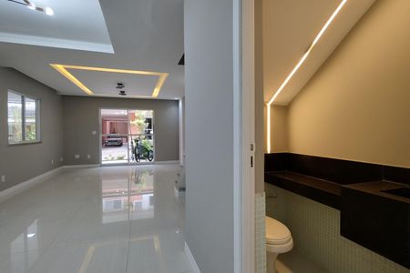 Casa de condomínio à venda com 209m², 4 quartos e 3 vagasSala