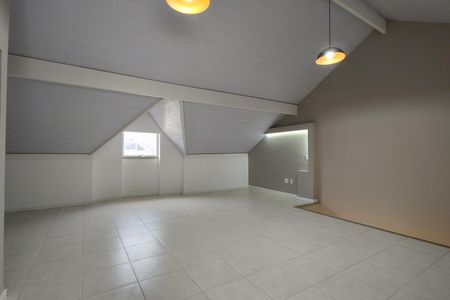 Casa de condomínio à venda com 209m², 4 quartos e 3 vagasSótão