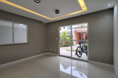 Casa de condomínio à venda com 209m², 4 quartos e 3 vagasSala