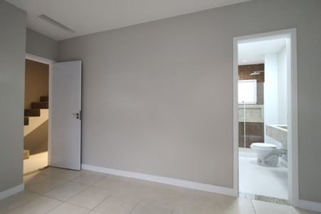 Casa de condomínio à venda com 209m², 4 quartos e 3 vagasQuarto 2 - Suíte