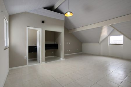 Casa de condomínio à venda com 209m², 4 quartos e 3 vagasSótão