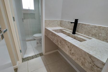 Casa de condomínio à venda com 209m², 4 quartos e 3 vagasBanheiro do Quarto Suíte 3 e 4