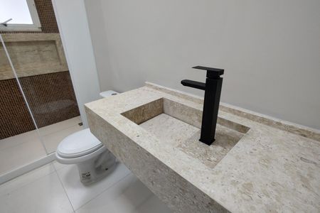 Casa de condomínio à venda com 209m², 4 quartos e 3 vagasBanheiro da Suíte 2