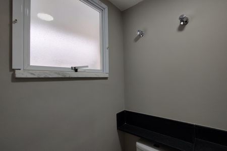 Casa de condomínio à venda com 209m², 4 quartos e 3 vagasLavabo 2