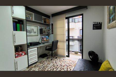Apartamento à venda com 154m², 3 quartos e 2 vagasSuíte 1