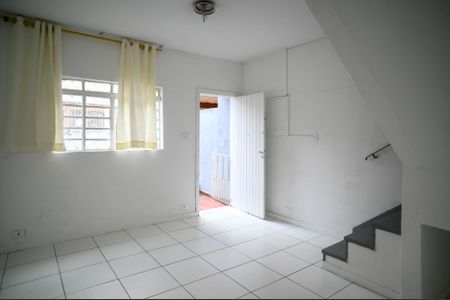 Casa à venda com 109m², 2 quartos e sem vaga Casa à venda com 109m², 2 quartos e sem vagaSala