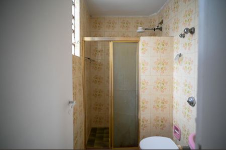 Casa à venda com 109m², 2 quartos e sem vaga Casa à venda com 109m², 2 quartos e sem vagaBanheiro da Suite