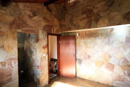 Casa à venda com 456m², 4 quartos e 4 vagas Casa à venda com 456m², 4 quartos e 4 vagasBanheiro da Suíte 1