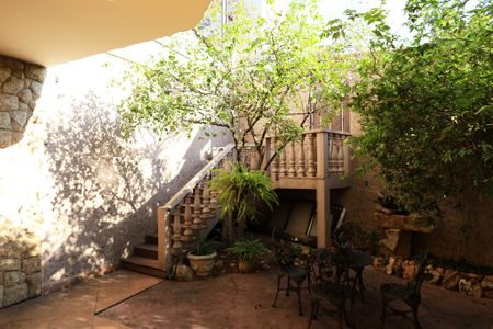 Casa à venda com 456m², 4 quartos e 4 vagas Casa à venda com 456m², 4 quartos e 4 vagasEntrada