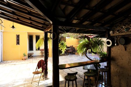 Casa à venda com 456m², 4 quartos e 4 vagas Casa à venda com 456m², 4 quartos e 4 vagasChurrasqueira