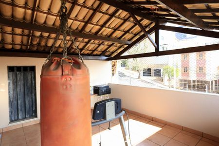 Casa à venda com 456m², 4 quartos e 4 vagas Casa à venda com 456m², 4 quartos e 4 vagasCobertura