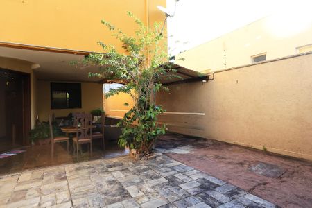 Casa à venda com 456m², 4 quartos e 4 vagas Casa à venda com 456m², 4 quartos e 4 vagasGaragem