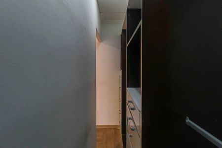 Closet do quarto 1 de casa para alugar com 2 quartos, 100m² em Parque Sao Rafael, São Paulo