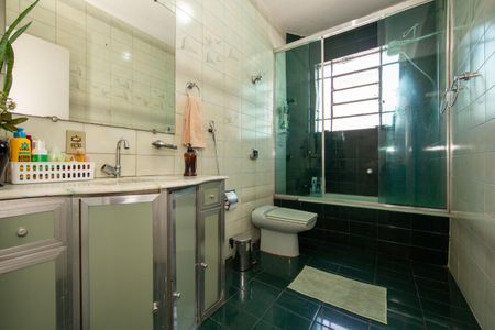 Apartamento à venda com 220m², 4 quartos e 1 vaga Apartamento à venda com 220m², 4 quartos e 1 vagaBanheiro Social