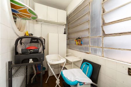 Apartamento à venda com 220m², 4 quartos e 1 vaga Apartamento à venda com 220m², 4 quartos e 1 vagaÁrea de Serviço