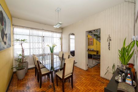 Apartamento à venda com 220m², 4 quartos e 1 vaga Apartamento à venda com 220m², 4 quartos e 1 vagaSala