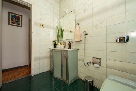 Apartamento à venda com 220m², 4 quartos e 1 vaga Apartamento à venda com 220m², 4 quartos e 1 vagaBanheiro Social