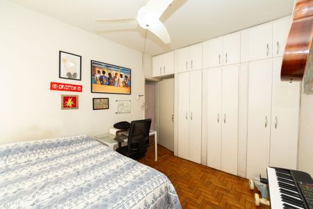 Apartamento à venda com 220m², 4 quartos e 1 vaga Apartamento à venda com 220m², 4 quartos e 1 vagaQuarto 2