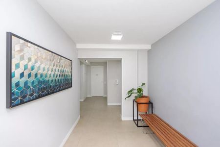 Apartamento à venda com 43m², 2 quartos e sem vaga Apartamento à venda com 43m², 2 quartos e sem vagaHall Social