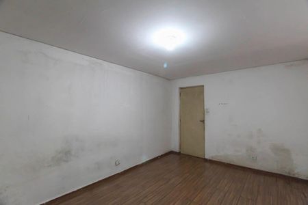 Quarto de casa para alugar com 1 quarto, 120m² em Parque dos Bancarios, São Paulo