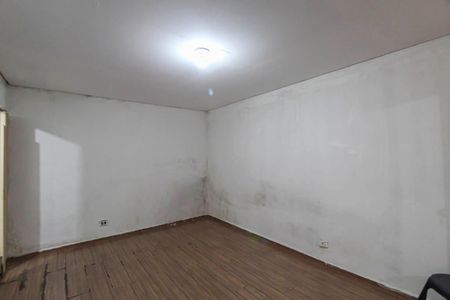 Quarto de casa para alugar com 1 quarto, 120m² em Parque dos Bancarios, São Paulo