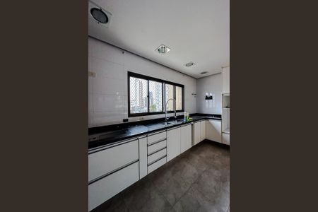 Apartamento à venda com 132m², 3 quartos e 2 vagas Apartamento à venda com 132m², 3 quartos e 2 vagasCozinha