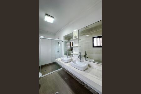 Apartamento à venda com 132m², 3 quartos e 2 vagas Apartamento à venda com 132m², 3 quartos e 2 vagasBanheiro da Suíte