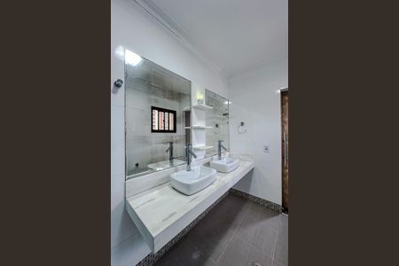 Apartamento à venda com 132m², 3 quartos e 2 vagas Apartamento à venda com 132m², 3 quartos e 2 vagasBanheiro da Suíte