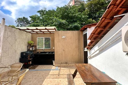 Apartamento à venda com 120m², 2 quartos e sem vaga Apartamento à venda com 120m², 2 quartos e sem vagaSegundo Andar - Area externa